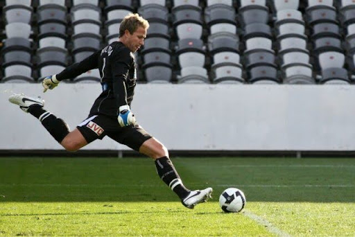 keo Tai Xiu phat bong len 3 Kèo phát bóng lên từ cầu môn trong Tài Xỉu